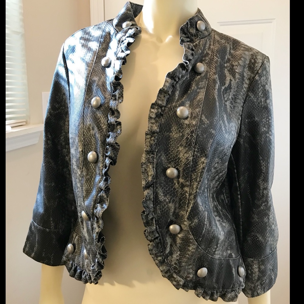 Faux reptile skin 3/4 sleeve jacket